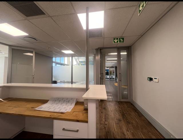 148M² OFFICE TO LET IN ROSEBANK